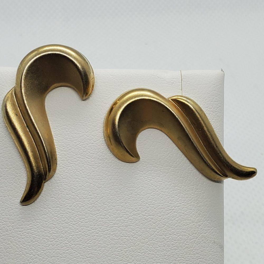 Vintage Retro Gold Earrings
